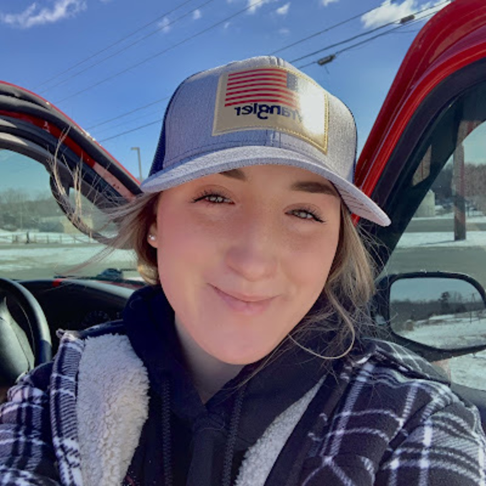 Meet your Posher, Ava